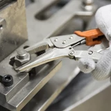 KENDO önzáró hosszúcsőrű fogó 250mm No.11612