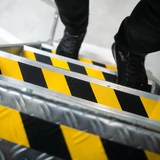 BERGER csúszásmentes ragasztószalag 5mx50mm/0,8mm sárga/fekete